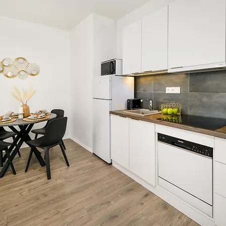 Marone Circles Comfortable For 4 With Parking Daire Budapeşte